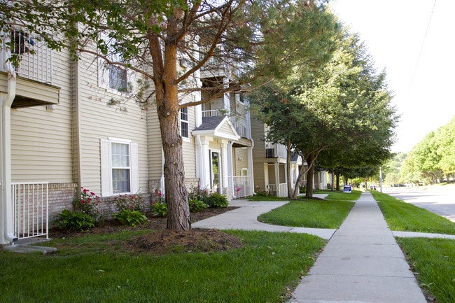 Fairfax - Fairfax Apartments West