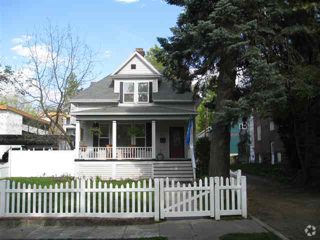 Building Photo - Beautifully Updated South Hill Home in Spo...