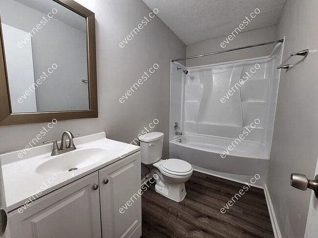 Photo - 10235 Waterford Rd NE