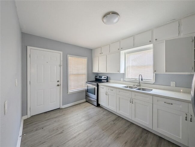 Photo - 4709 Archer Dr House