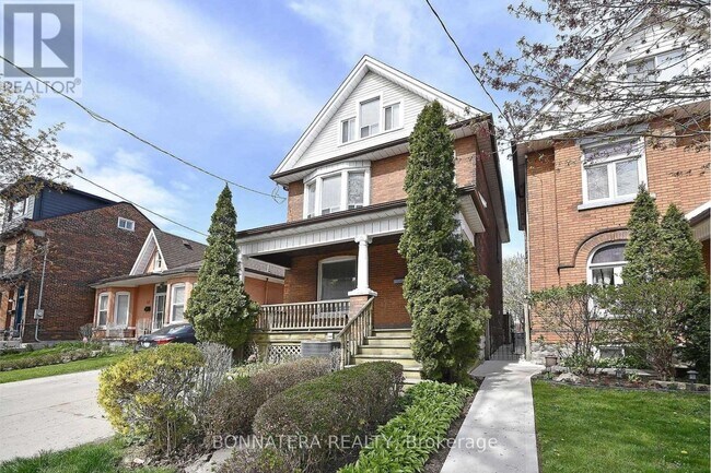 Photo - 47 Emerald St N