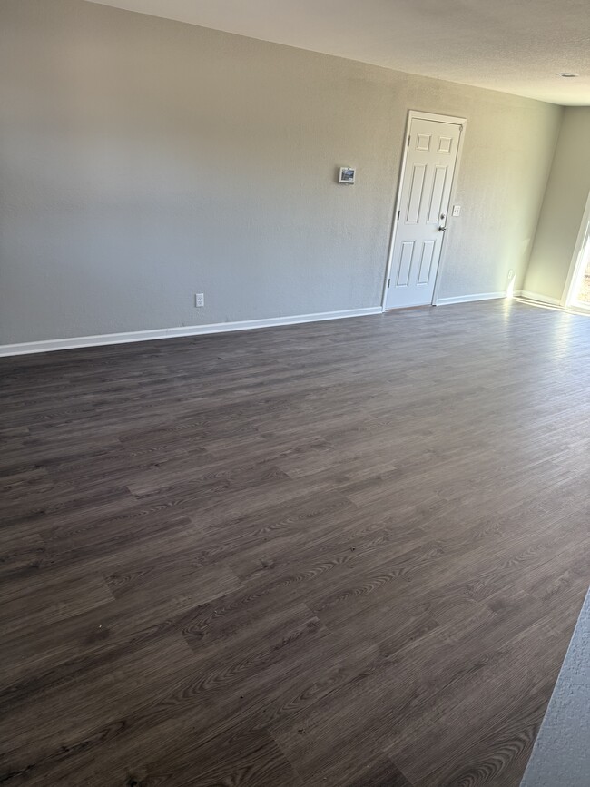 Living Room - 3958 N Edgemoor St