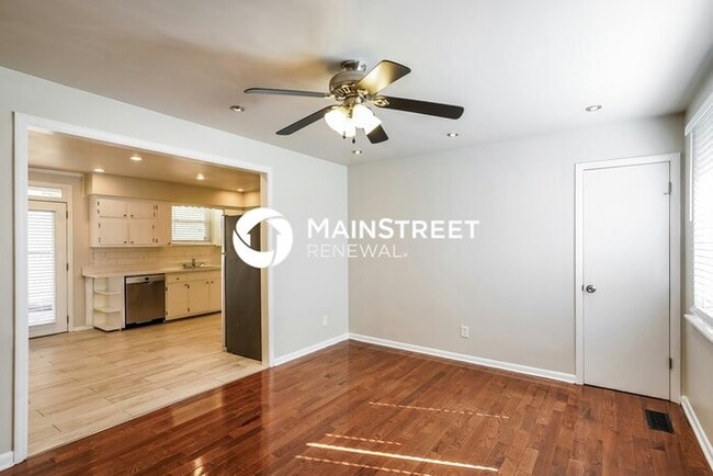 Photo - 4 Bedroom Pet-Friendly Home in NASHVILLE, TN with Main Street Renewal