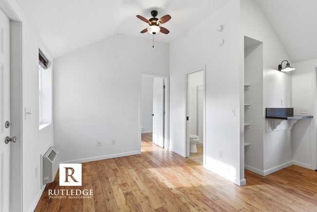 Photo - Cozy 2 Bedroom, 1 Bath in the Heart of Medford