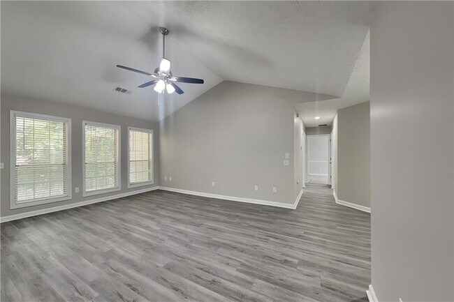 Photo - 1621 Omie Way