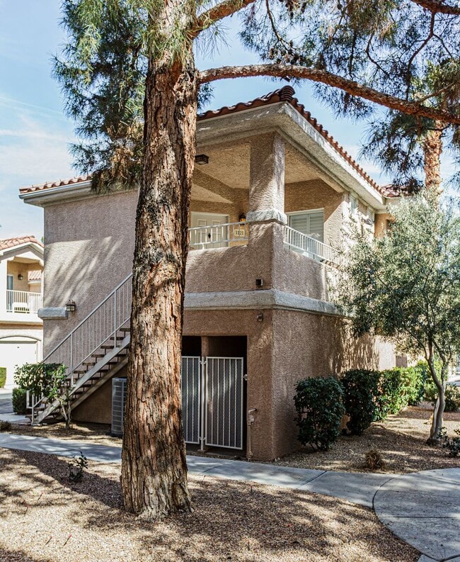 Building Photo - Green Valley Condo