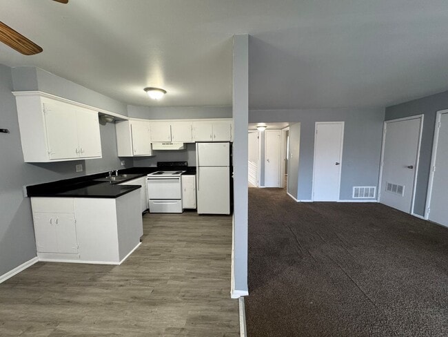 Photo - Warren Park 2 Bedroom Apartment w/Balcony Unit 9128 E 10th St- 5