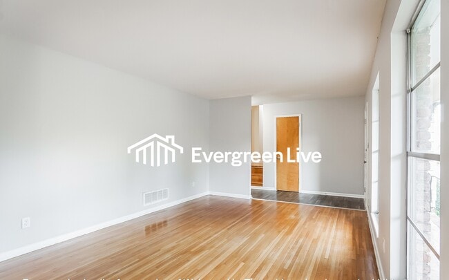 Photo - 723 Gramor Dr