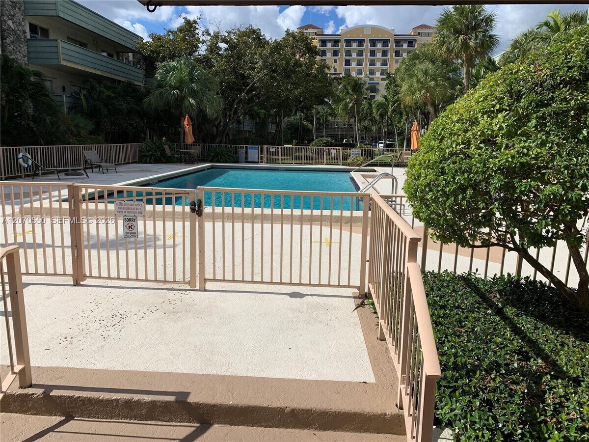Photo - 8325 SW 72nd Ave Unidad 305C