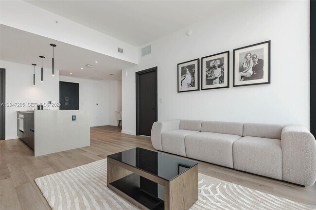 Photo - 20 NE 11th St Unidad 4901