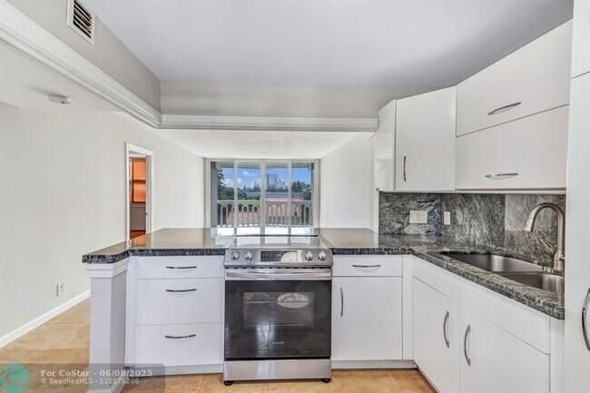 Photo - 3199 S Ocean Dr Unit 406