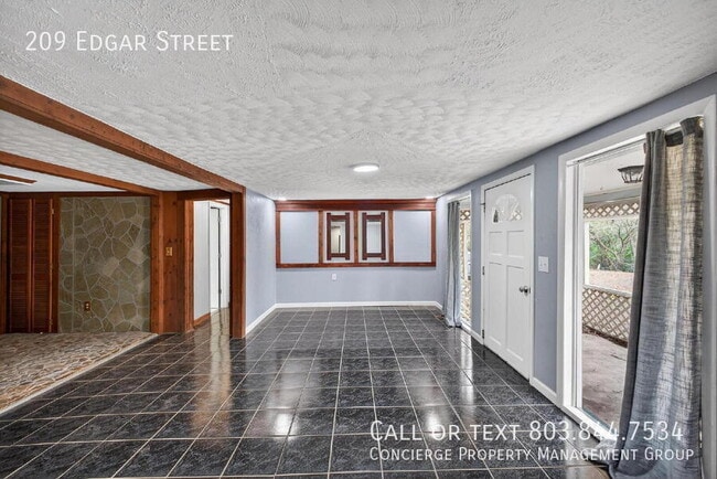 Photo - 209 Edgar St