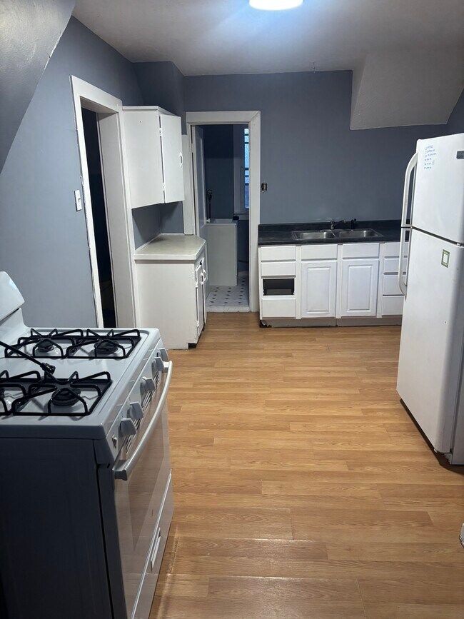 Photo - 721 Sumner St Unit 1