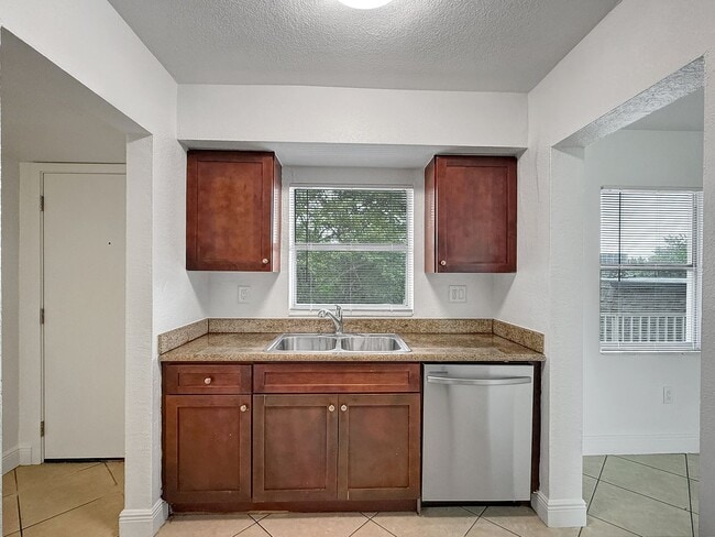 Photo - Comfortable & Convenient Condo Near Dadeland Mall & Baptist Hospital Unit Apt 317E