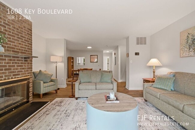 Photo - 1608 Key Blvd
