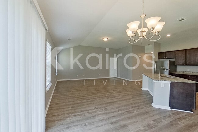Photo - 102 St Matthew Wy