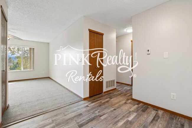 Photo - 380 Paradise Cir Unit B6