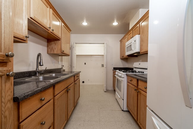 Photo - 730 Pine Ave