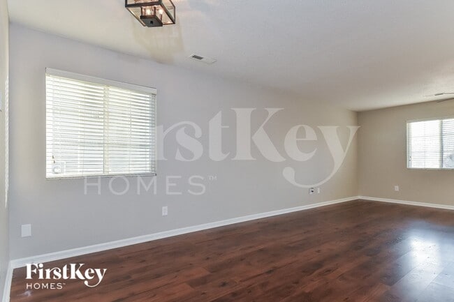 Photo - 5004 Emberly Dr