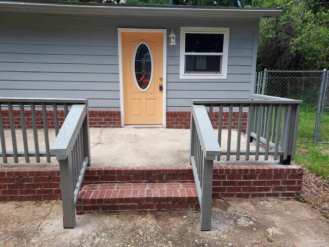 Photo - 150 E Ensley St