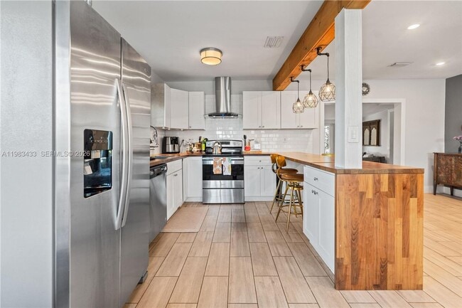 Photo - 2447 Wilson St