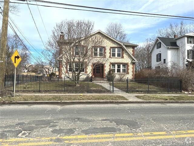 Building Photo - 18 Fleetwood Ave Rental