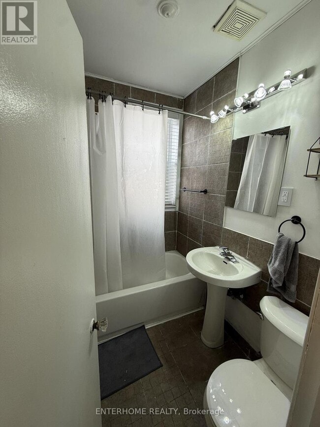 Photo - 51 Queen St E Unit 4