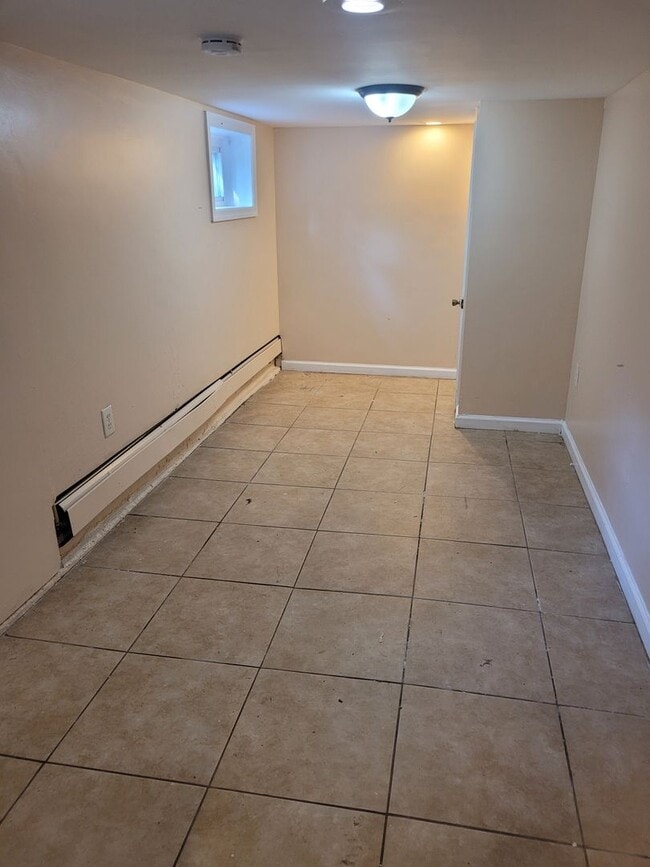 Photo - 24 Valley St