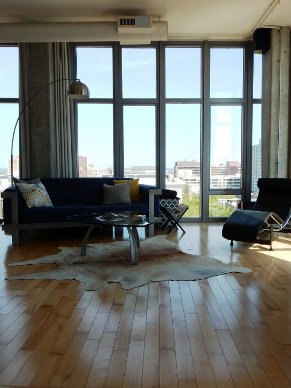 Building Photo - 1000 W Leland Ave Unit 9C