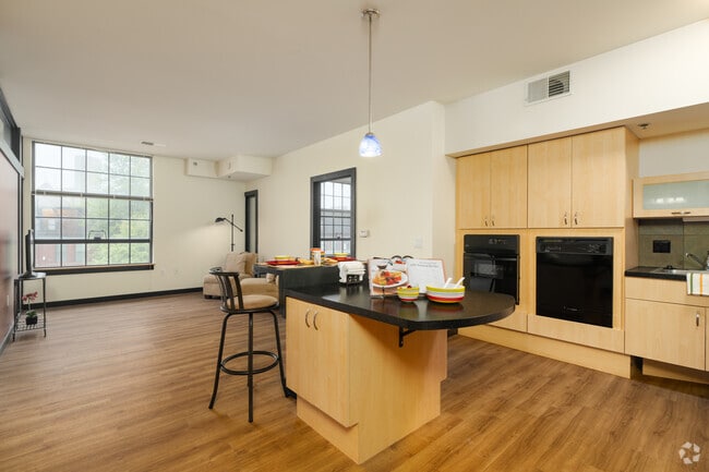 2BR, 2BA