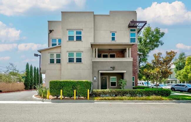 Building Photo - 7026 Oregon St Unit 7026 Oregon St