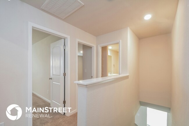 Photo - 348 Gourd St