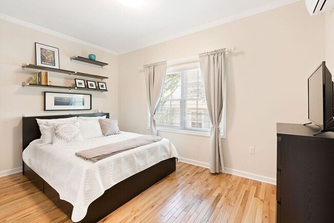 Photo - 450 Pompton Ave