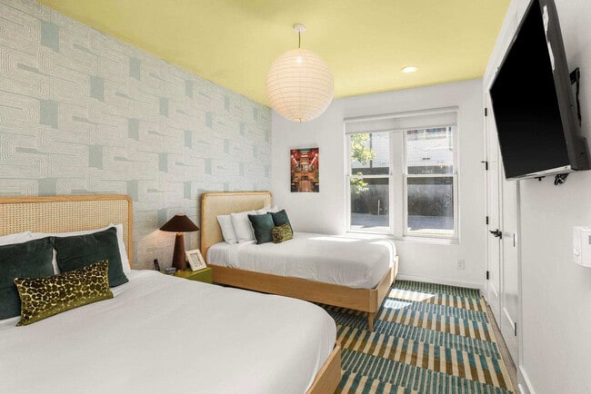 Photo - 774 E Argyle Ave Unit ID1312370P