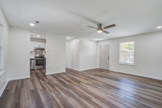 Photo - 114 Langley Dr