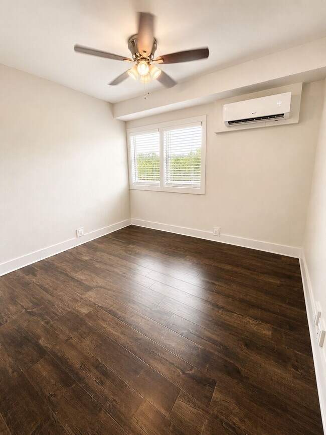 Photo - 1624 Sealy Ave Unit 202