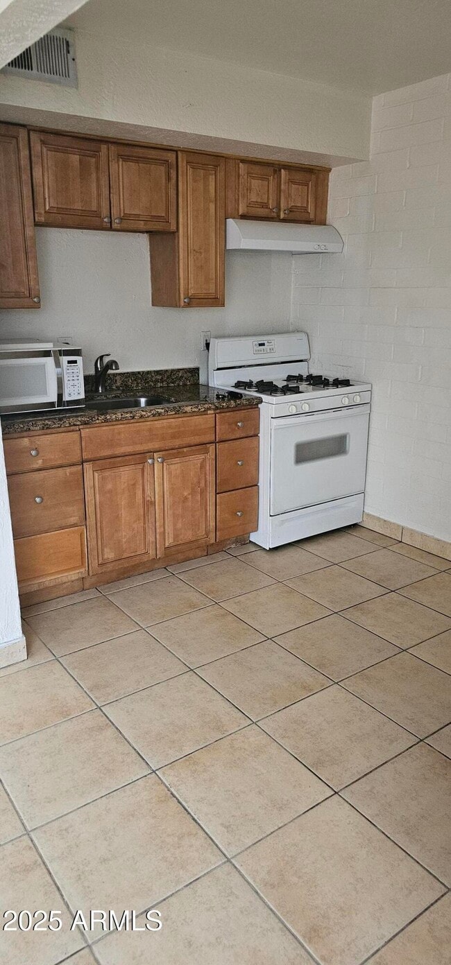 Building Photo - 581 S California St Unit 1 Rental