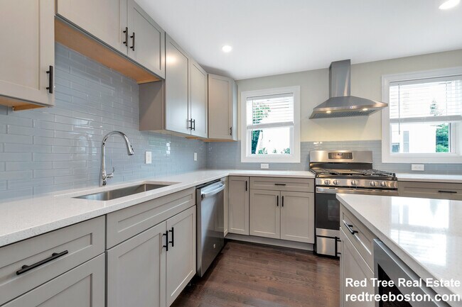 Photo - 73-75 Lexington St