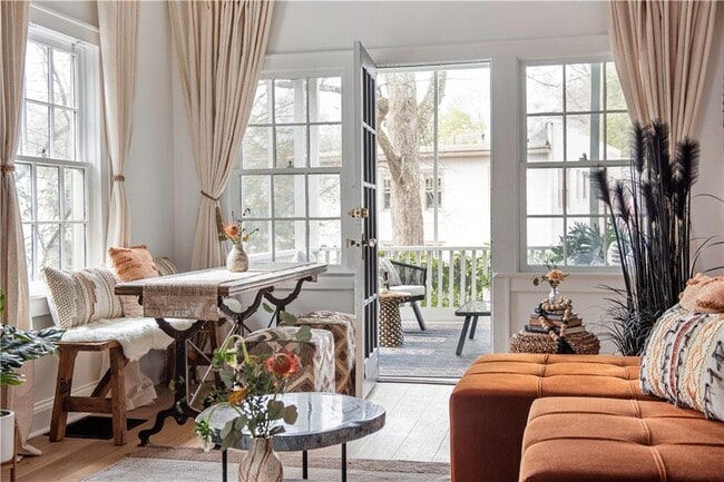 Photo - 418 Sinclair Ave NE