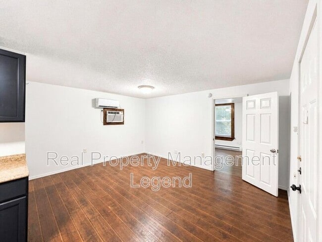 Photo - 933 Gillham Rd Unit Gillham Rd 935