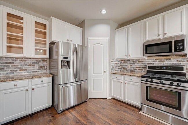Photo - 502 Mornington Ln