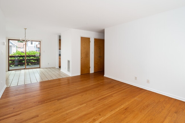 Photo - 44 Pleasant St