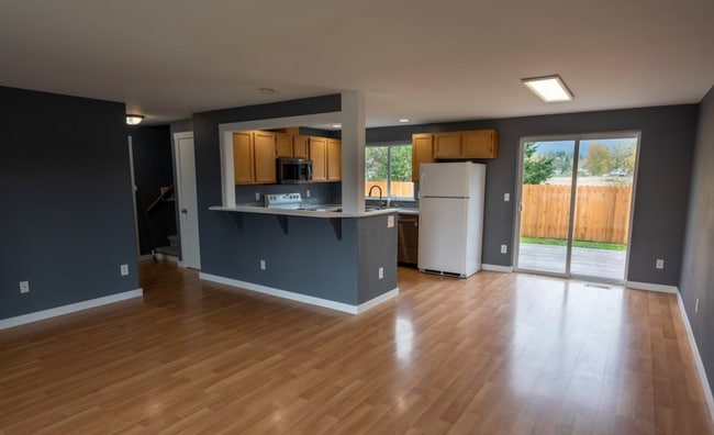 Photo - 4 Bedroom Home with Mountain Views & Fenced Yard