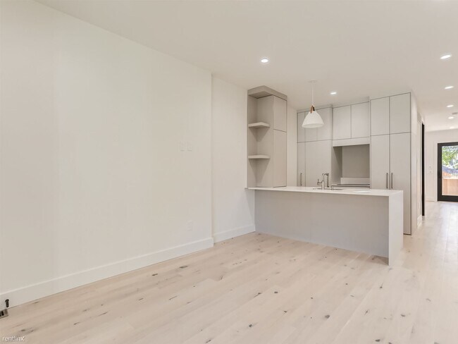 Photo - 1 br, 1 bath Condo - 11 Pennsylvania Street