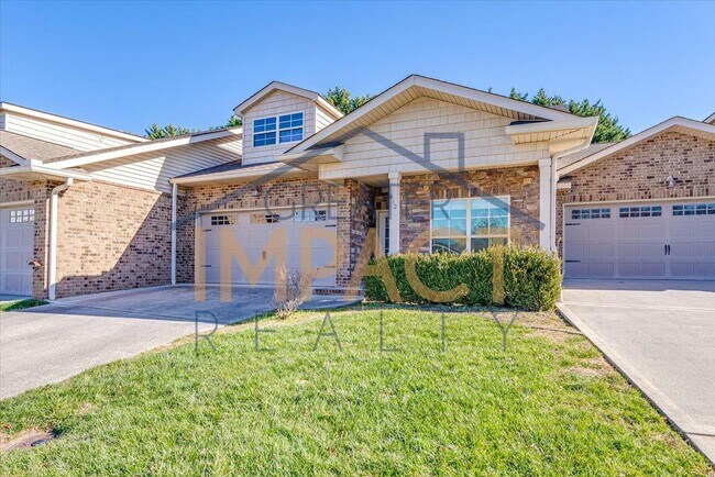 Photo - 810 Klondike Way