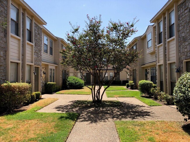 Cobblestone Condo! - Cobblestone Condo!