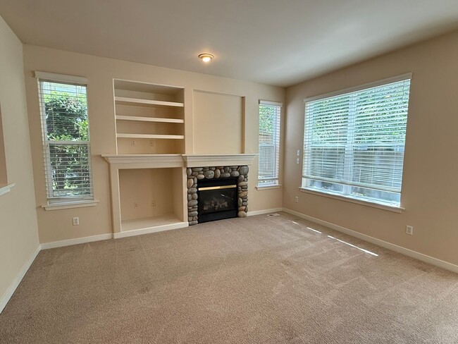 Photo - 3bd/2.5ba Sammamish Townhome