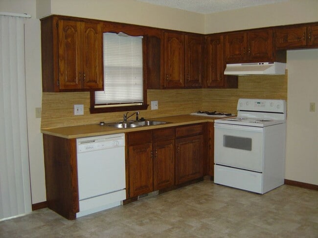 Photo - 3526 S Farm Rd 135