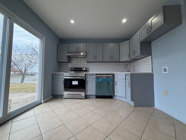 Photo - 14 Acorn Rd Unit 1