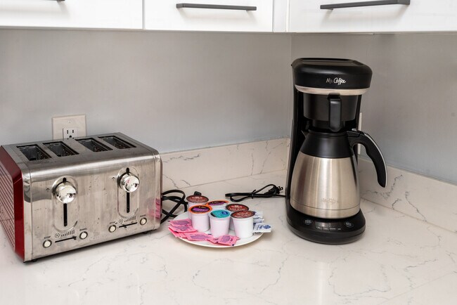 Photo - 917 S Berendo St Unit 402